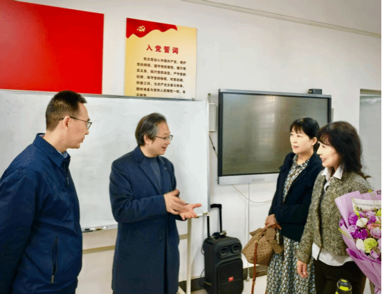 金秋传温情，关怀润人心——KY开元集团官网开展2025年“敬老月”走访慰问活动